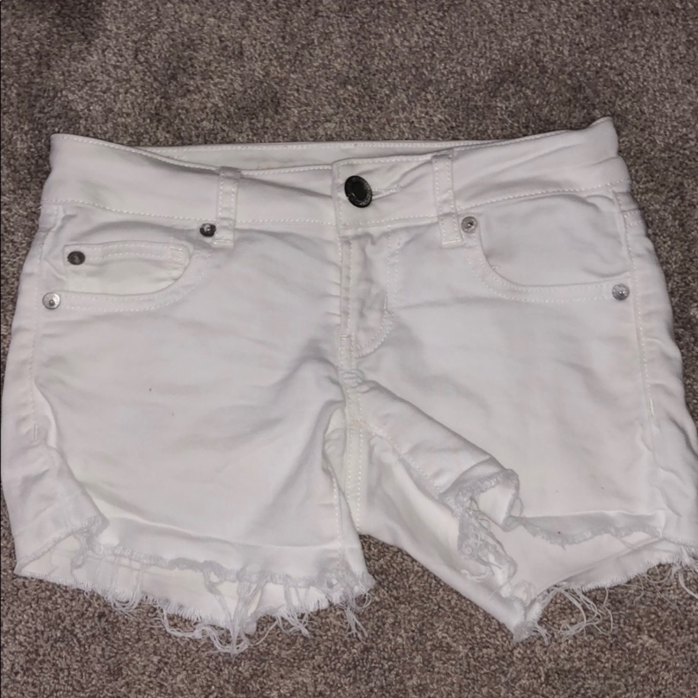 White American Eagle jean shorts